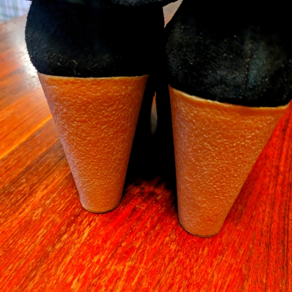 Suade Wedge Booties Brand New size 9.5 - Picture 5 of 10